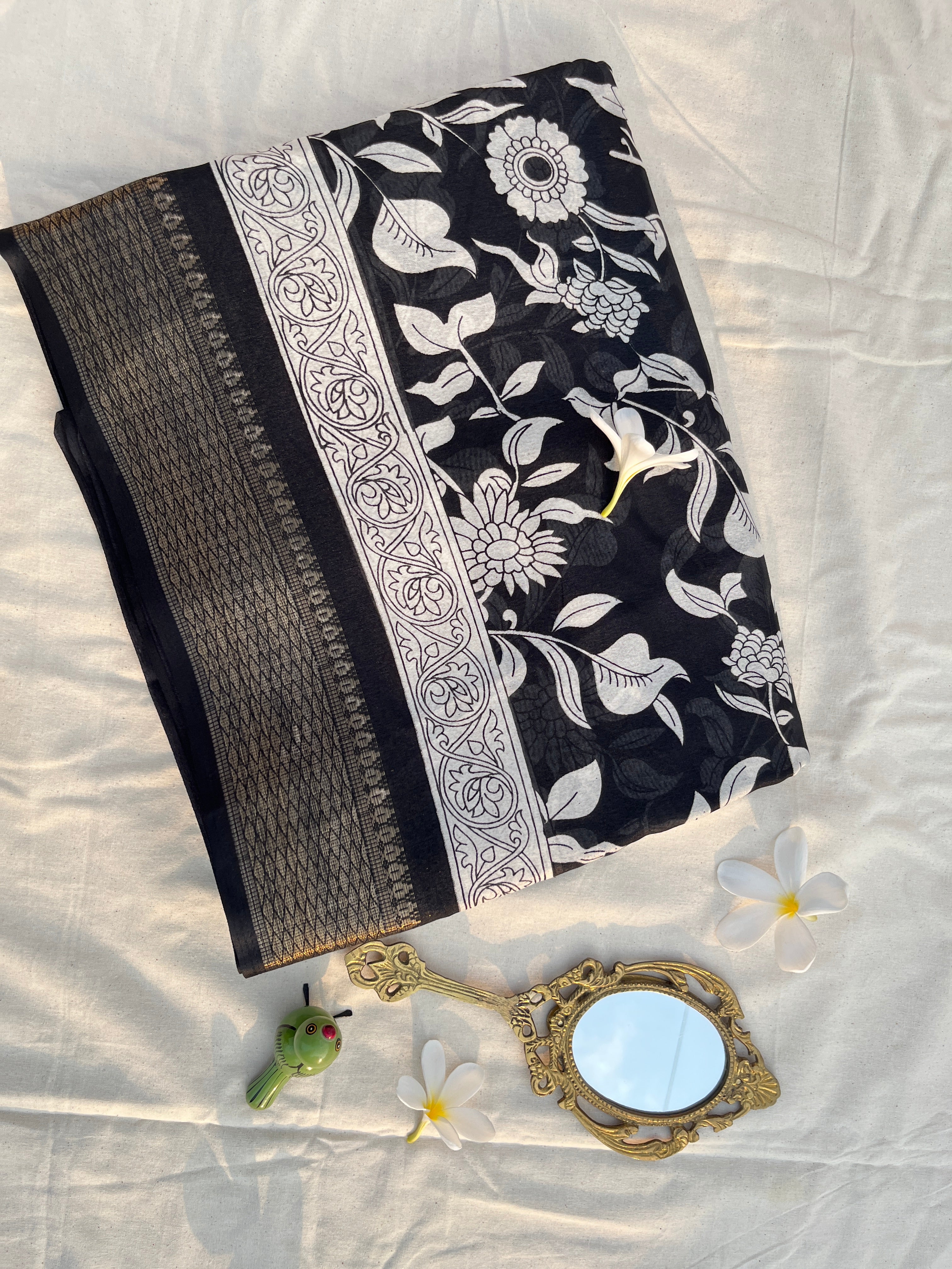 Floral print border fabric saree